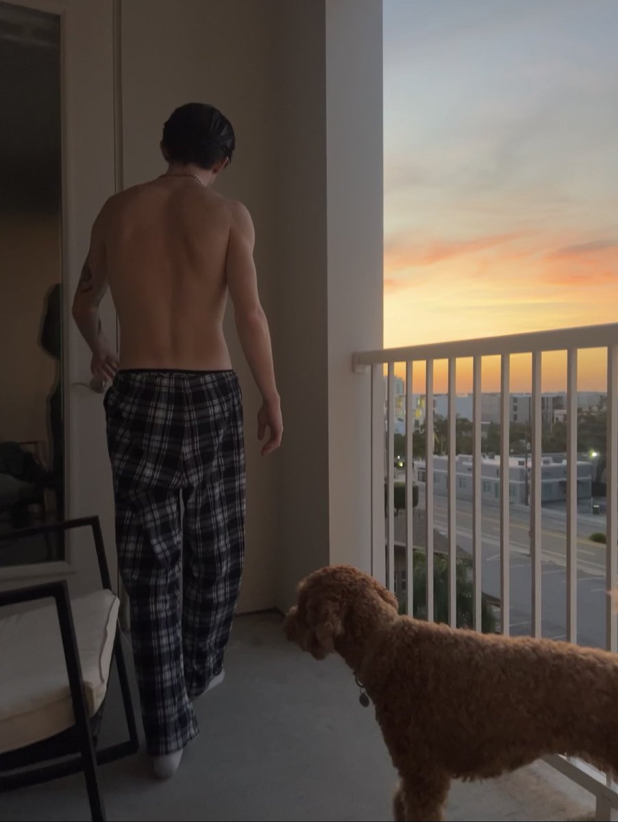 thatkidwally's tweet photo. new apartment + me https://t.co/BFzISKmoS5