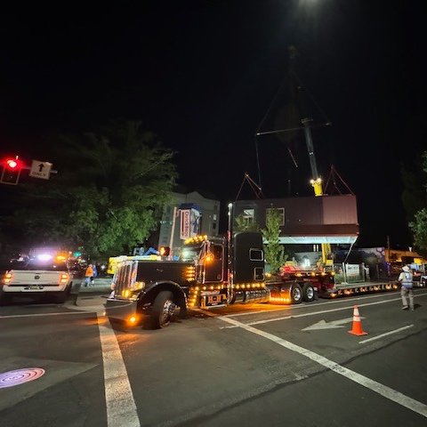 RussoModular's tweet photo. While you were sleeping Dutch Bros Eugene, OR #9 was installed by this awesome crew.

#DutchBros #coffeeshops #eugeneoregon #constructionmanagers #CRE #logistics #modularbuilding #qsr #russomodular #commercialdevelopment #madeinarizona #restaurants #franchisedevelopment https://t.co/SAw6UIc1XN