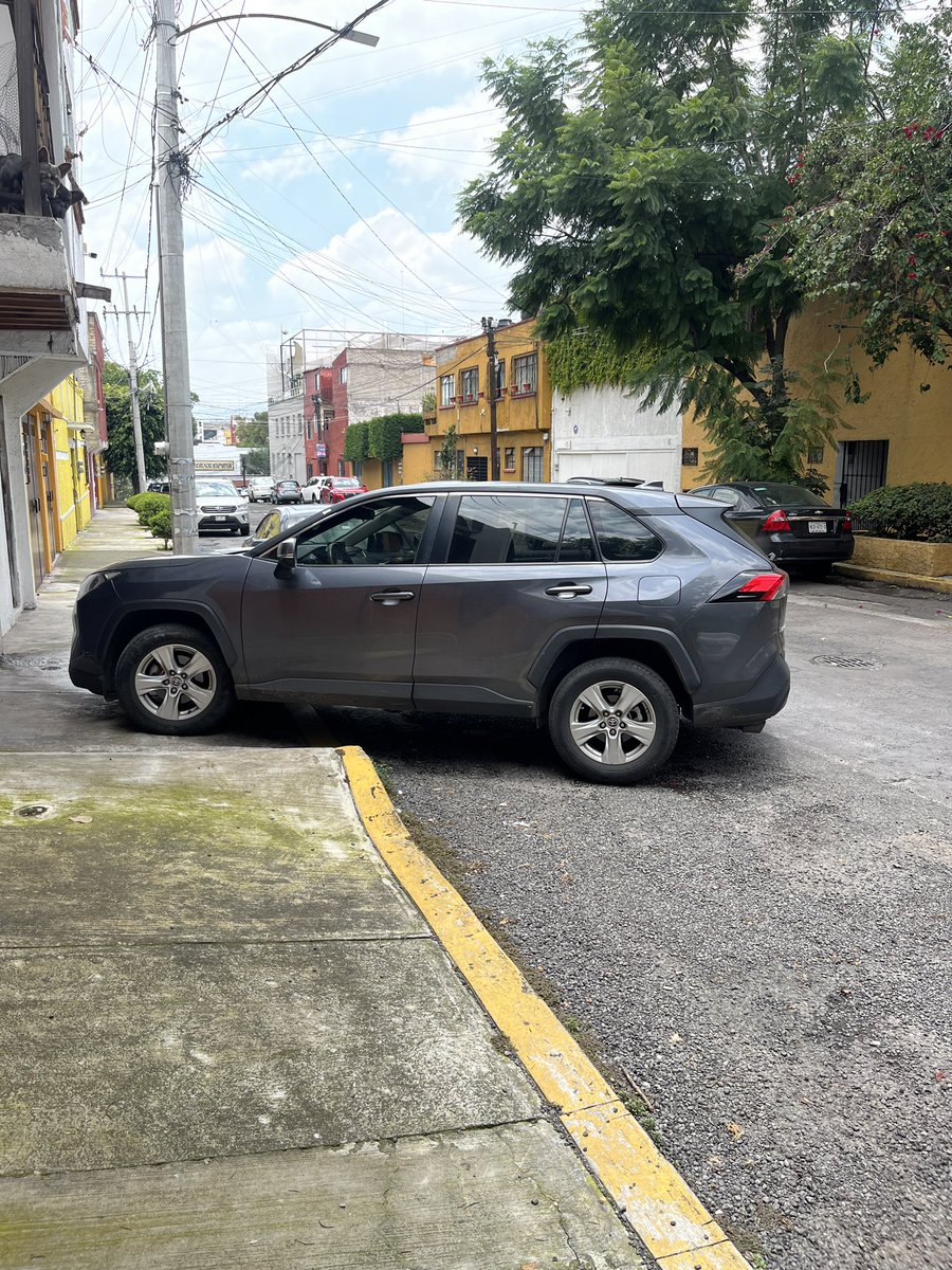 jeronimosainz's tweet photo. Otro día que no se puede caminar sobre San Luis Potosí, entre Frontera e Hidalgo. Vecinx decididx a bloquear calle.

Urge atención. @UCS_GCDMX @LaSEMOVI @AlcaldiaAO @AlvaroObregonMx https://t.co/BqZzlrpcFX