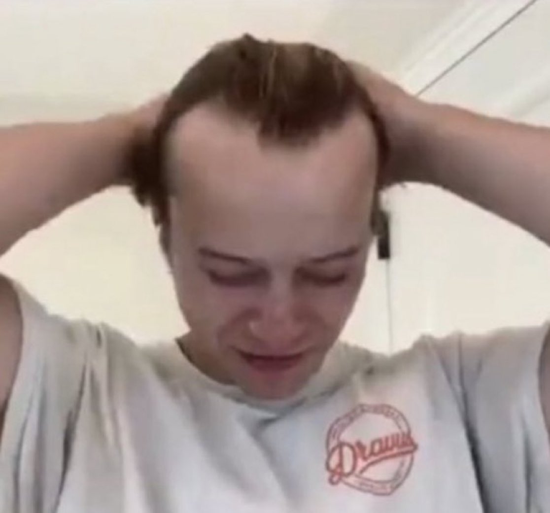 kiesgallery's tweet image. omw to get my senior photos #loggingoff #uncstatus