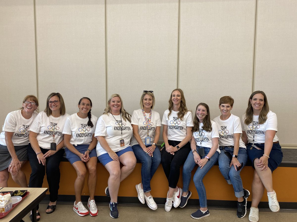 First day of KG!  Thanks to our Highlands amazing KG team for working so hard to make it a big success.
⁦<a href="/DPerfettiDeany/">Dina Perfetti-Deany</a>⁩ 
⁦<a href="/SVVSDsupt/">Jackie Kapushion, Ed.D.</a>⁩ 
#StVrainStorm