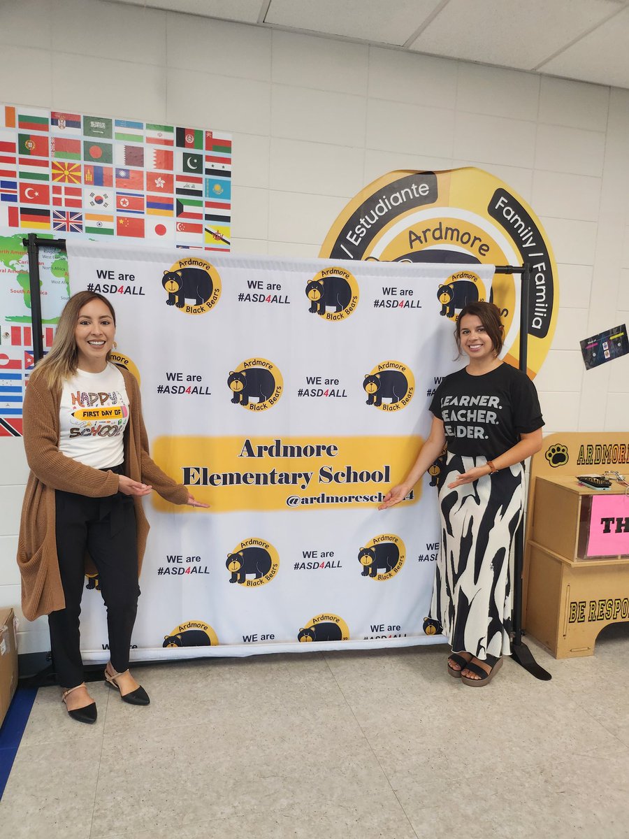 MrsJimenez03's tweet image. Happy First Day of School! The rain didn't stop our students and staff from having a great day. Shout out to our principals for all their work in preparation for such an important day. @AddisonSD4 #Ardmore #IT #watchusbegreat