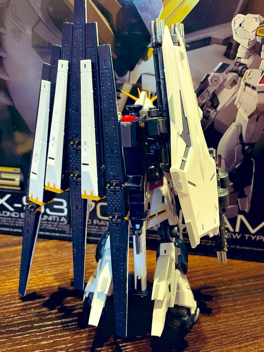 ディテールアップと武装完了
どうしてもビームガトリングつけたかったんです。
脚部バーニア盛ってます。
#ガンプラ
#おれのν