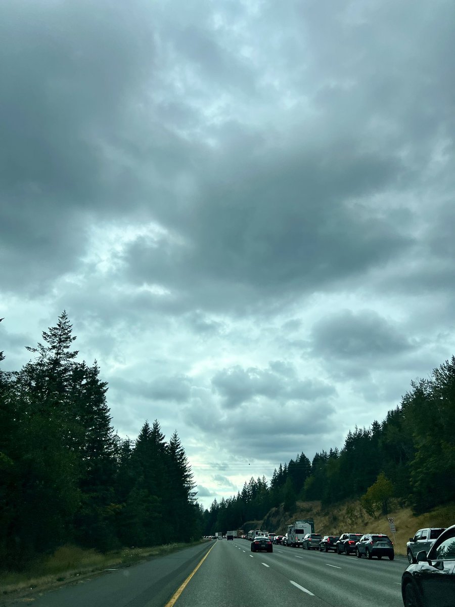 Big_B_Wheezy's tweet photo. @KSeattleWeather hey any idea when the hell summer is coming back! ☀️?? These clouds can pound sand. https://t.co/Hg2SsoVeMT
