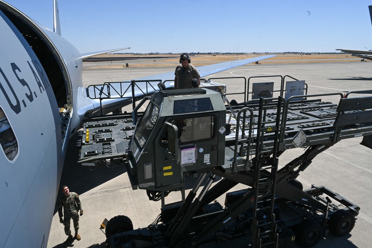 Air Mobility Command (@airmobilitycmd) on Twitter photo Check out how Mobility Airmen from <a href="/22ARW/">McConnell AFB</a> tested deploying with mass and speed during Bamboo Eagle 24-3! 🦅
bit.ly/4dJfwJX Check out how Mobility Airmen from <a href="/22ARW/">McConnell AFB</a> tested deploying with mass and speed during Bamboo Eagle 24-3! 🦅
bit.ly/4dJfwJX