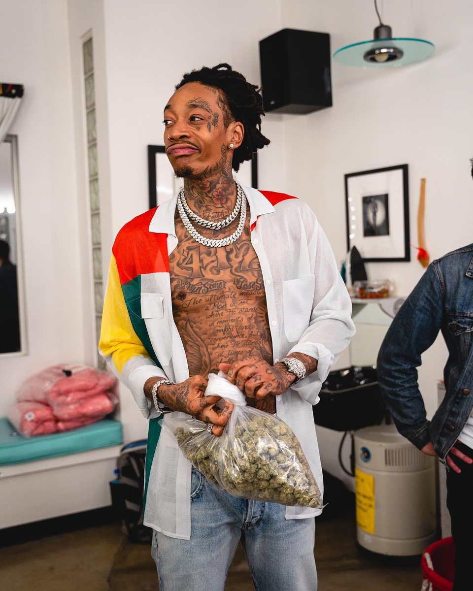 Herbworthy's tweet image. "You hate weed when you know nothing about it."
@wizkhalifa