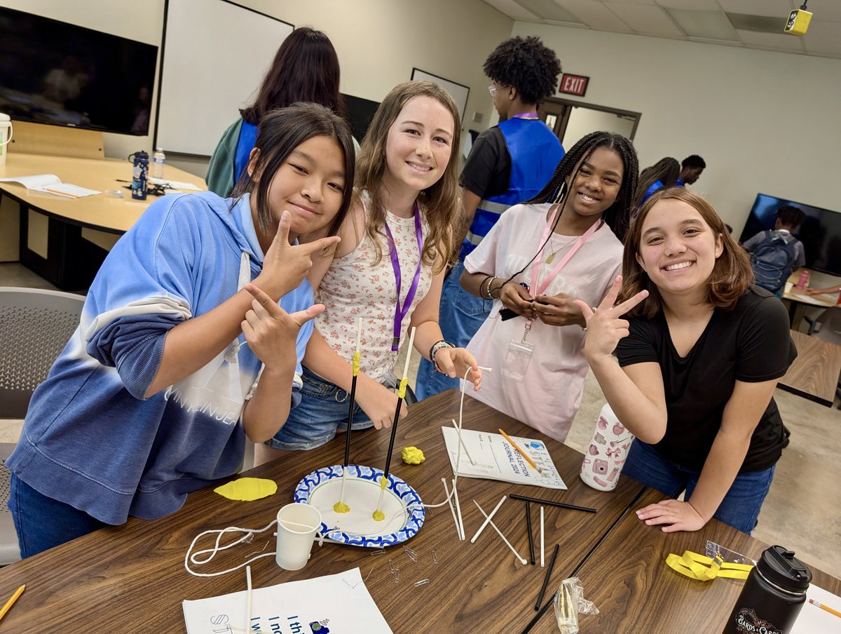 USD_JI's tweet photo. Our STEAM Superstars ✨ embraced creativity, problem-solving, and teamwork across science, technology, engineering, arts, and math. Thanks to our amazing sponsors and collaborators—here’s to bright futures ahead! 🌟 #STEAM #Innovation https://t.co/MZngPkuUNu
