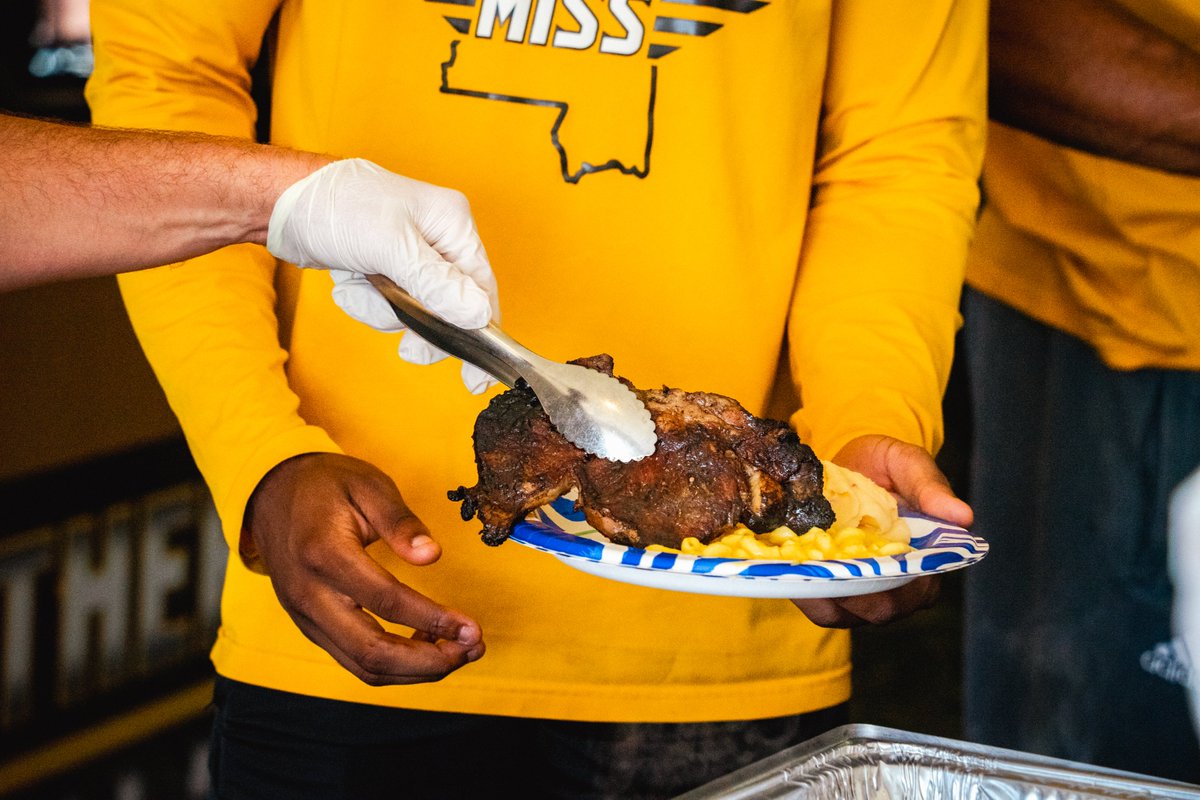 SouthernMissFB's tweet photo. The guys ate well today 🥩

A special thanks to Sen. Andy Berry and Southern Miss alum Janet Parker for helping feed the team!

#AIE | #SMTTT https://t.co/C75JVlNPOw