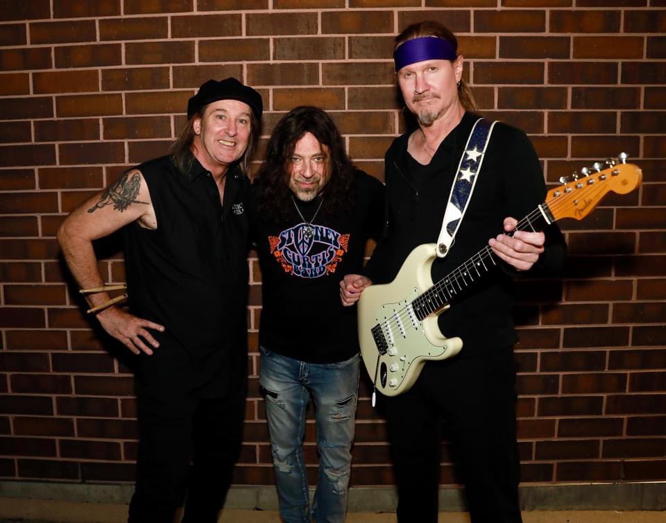 StoneyCurtis77's tweet image. We look forward to meeting a lot of new friends on Friday, August 23 at MOUNTAIN MUSIC FESTIVAL in Gatlinburg, Tennessee! ⚡️STONEY CURTIS BAND⚡️ 6pm. @StoneyCurtis77 @jefftortora @BarryBarnes77 #stoneycurtisband #acidbluesexperience #mountainmusicfestival @MonstersCruise