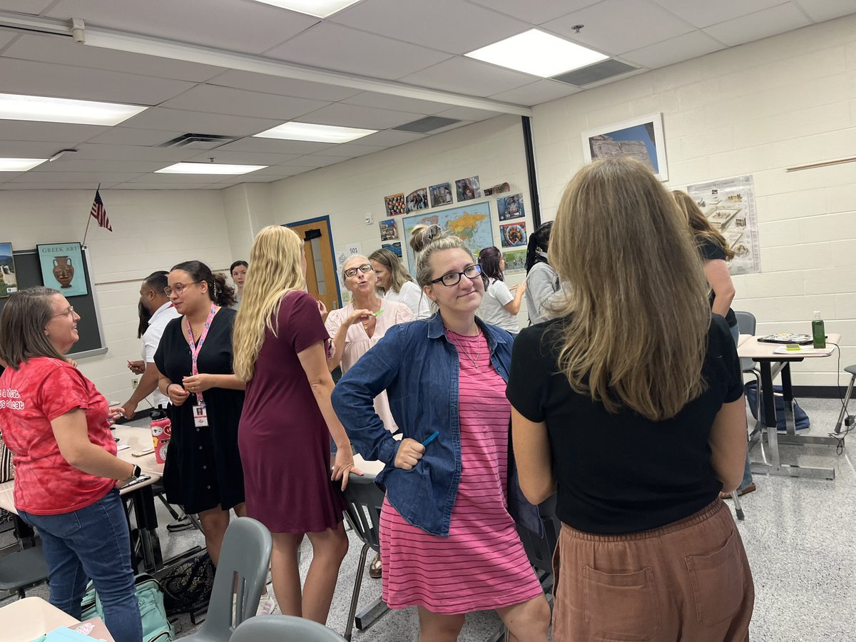 I loved presenting for @LCPS_Math today! It's always fun collaborating and learning together.(<a href="/CardinalRidgeES/">Cardinal Ridge ES</a> &amp; <a href="/Dr_M_Adejumo/">Mojisola Adejumo</a> you looking for a presenter ?👀👀👀)