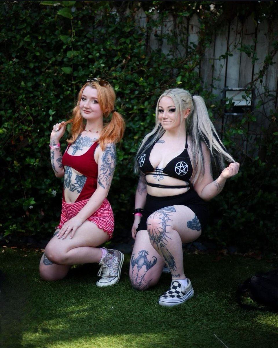 BimboGoddess's tweet photo. I'm nothing but trouble so we made it double 😍 your tiny worm cock is no match for our thirst ✨️ https://t.co/QDk1DGwKEd