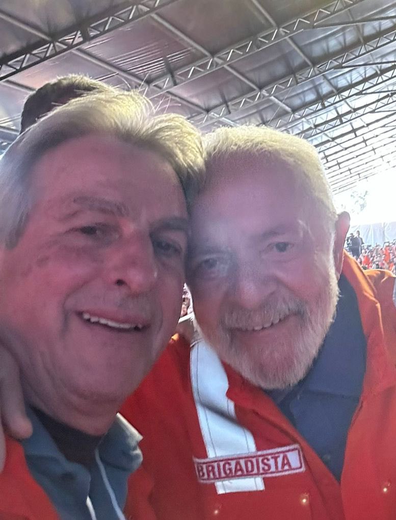tadeuveneri's tweet photo. Dia histórico com o presidente Lula! Dia de reabertura da Fafen, no Paraná. ✊🏼

#lula #fafen #parana https://t.co/F1OdymdbC0