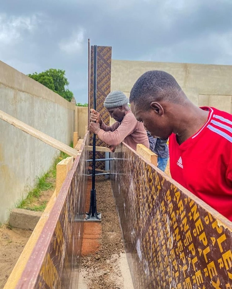 OMONABULESHOWO's tweet image. 💡Et si vous passez vos vacances en construisant votre propre mur en Pisé? 💡
📅 Du 26 au 30 août, nous organisons en collaboration avec Rammteck leader sud-africain de la  une formation pratique en Pisé à cotonou.  Incrivez-vous ici formationenpise.systeme.io/73658ae4