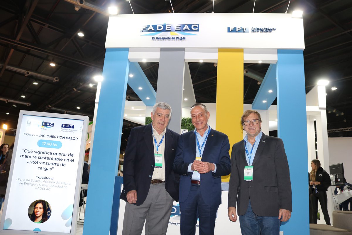 GustavoHArrieta's tweet photo. Junto al presidente de @FADEEAC, Roberto Guarnieri, recorrimos la 13° Expo Transporte, que se realizó en La Rural.

Acompañamos a este sector que apuesta a la formación, a la integración regional, a la tecnología y al desarrollo de nuestro país insertado en el Mercosur. https://t.co/WTBmmgGM3c