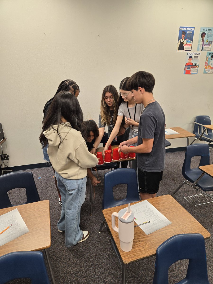 Rutherford_LPJ's tweet image. LPJH students doing some awesome team building in our College and Career Readiness class!! @Lpjhbullpups #LPLegacy #TheBestNeverRest