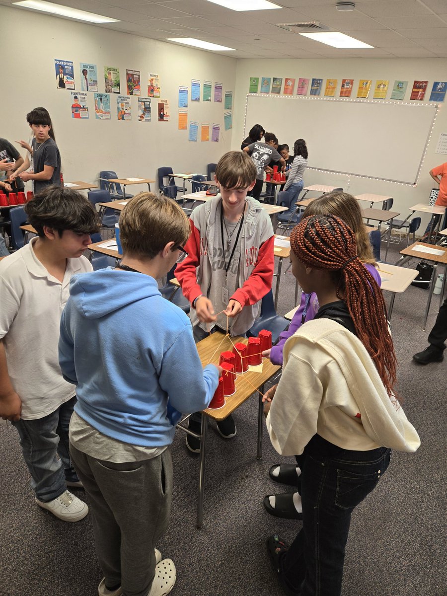 Rutherford_LPJ's tweet image. LPJH students doing some awesome team building in our College and Career Readiness class!! @Lpjhbullpups #LPLegacy #TheBestNeverRest