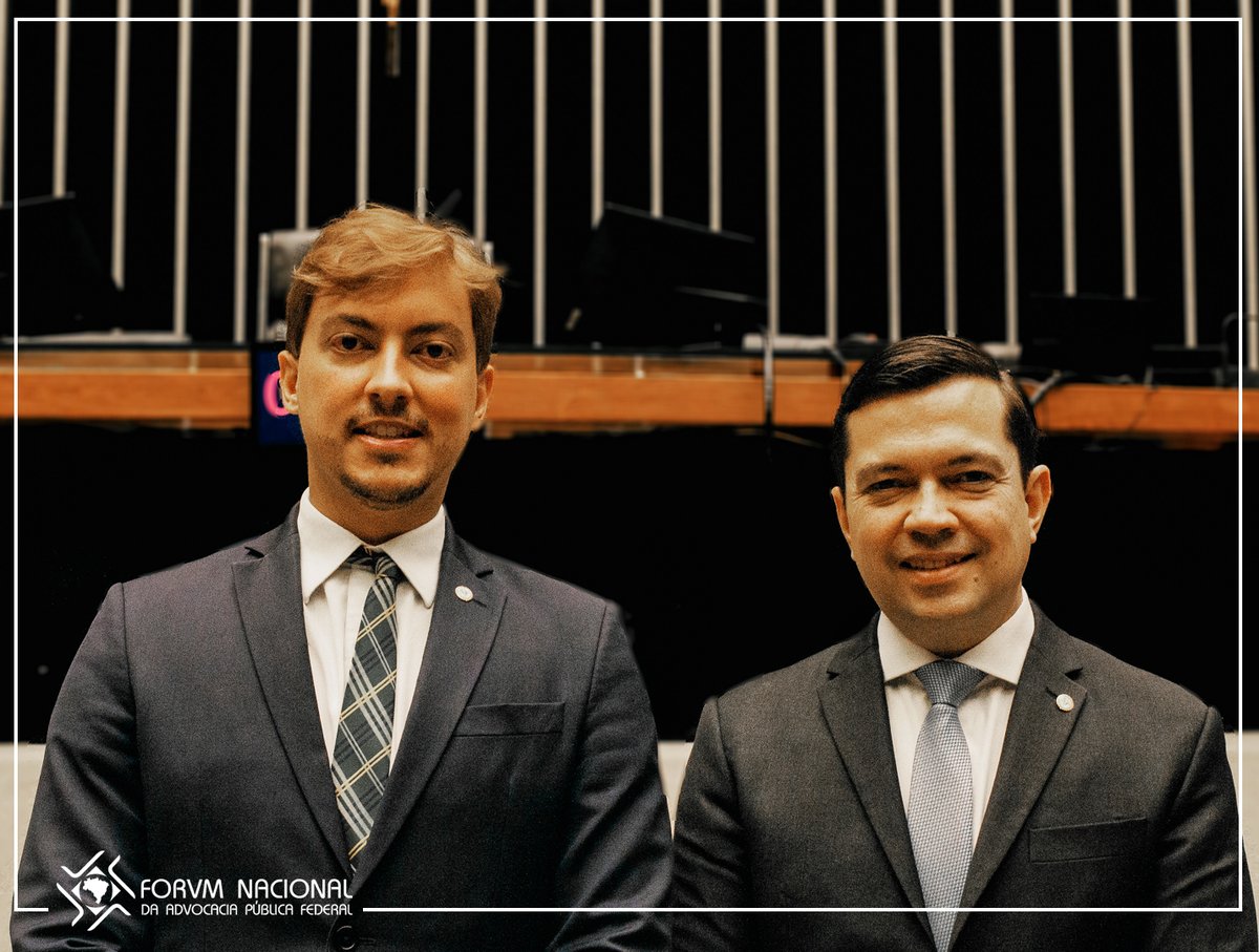Nesta quarta (14), o Presidente do Forvm, Clóvis Andrade (ANAUNI), esteve presente na sessão solene em homenagem ao Dia da Advocacia (Dia da Advogada e do Advogado), realizada no Plenário da Câmara dos Deputados, em Brasília. Leia mais: bit.ly/3yE8V4G
