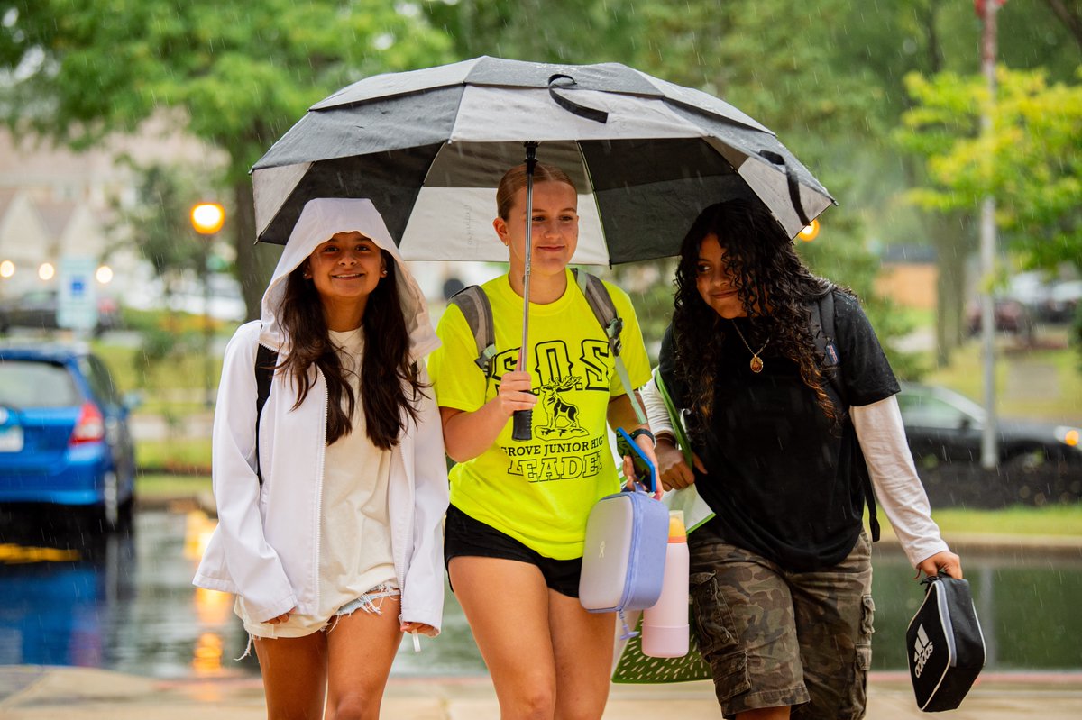 Welcome back to our first through eighth grade students! Not even a little rain could stop us from having an amazing first day of the 2024-25 school year. Next up: our kindergarteners! We can't wait to see you tomorrow. #D59Learns