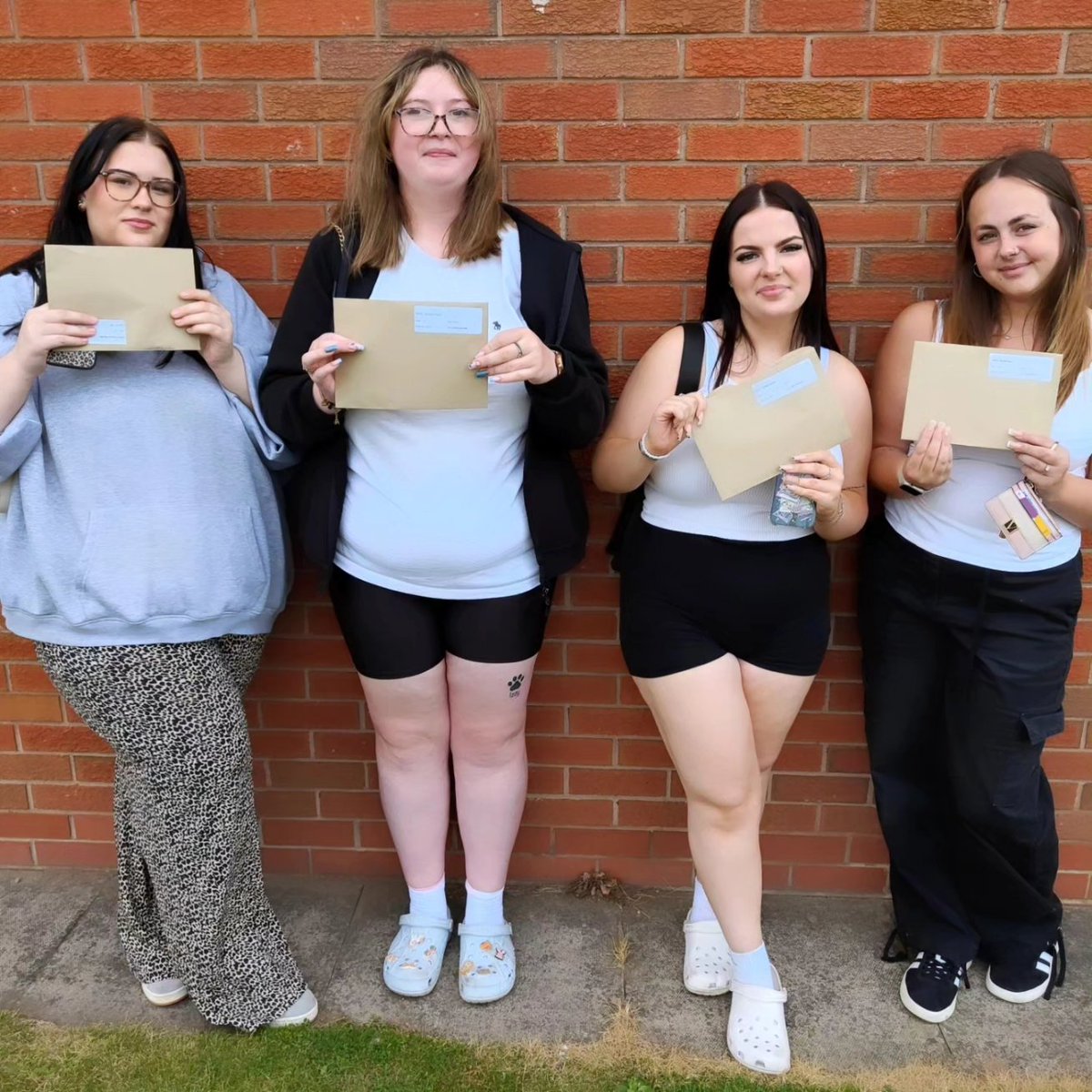 RedhillSixthVoc's tweet photo. CONGRATULATIONS CLASS OF 2024 🎓
who in total achieved 17 Distinction*, 23 Distinctions and 1 Merit across our Health and Social Care and Sport courses. All of our students have been accepted to their first choice universities and we couldn't be prouder of you. 
@RedhillTrust https://t.co/oXEAORYftr