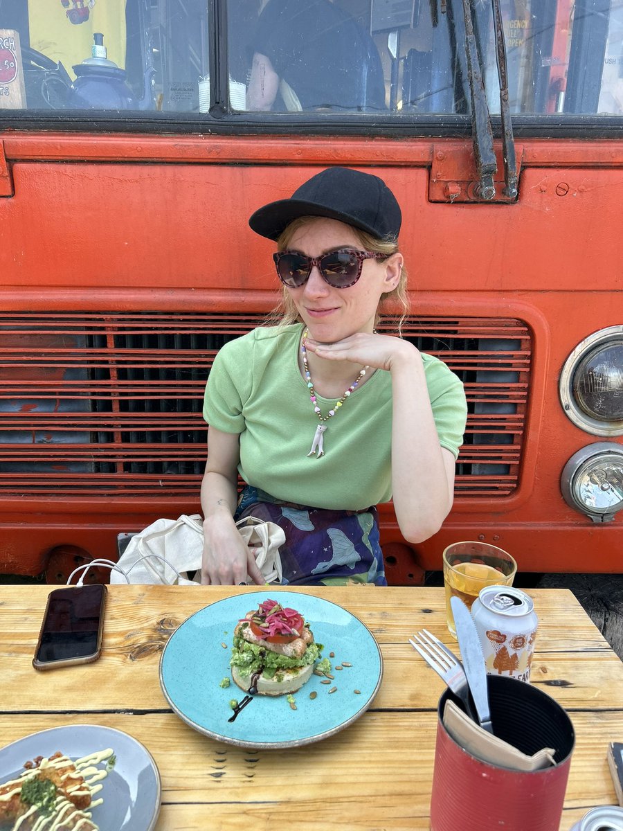 Ria_Fend's tweet image. Recent trip to Margate with @Amberlouiseb - my 1st visit! 🐚 Sun, @DreamlandMarg ghost train, rock n roller coaster, roller disco, breakfast at @margatebuscafe Vegan Fish &amp;amp; Chips at #beachbouys Ice Cream at #followtheswirl vintage shopping at @madampopoff &amp;amp; #shellmuseum #margate