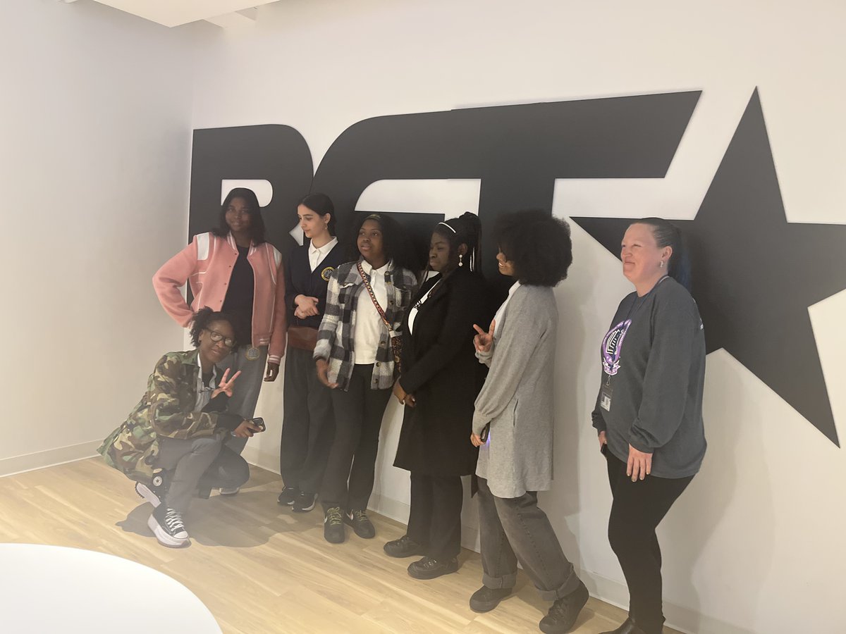 Student Leadership Network (@studentleadnet) on Twitter photo This spring, TYWLS Brooklyn students got an inside look at media careers at “TYWLS at the Workplace” at <a href="/BETMusic/">BET Music</a>. Students listened to an employee panel, got an office tour, & even practiced walking a red carpet! 🎬
Read more: bit.ly/4cuxA9N #MediaCareers #CareerPaths This spring, TYWLS Brooklyn students got an inside look at media careers at “TYWLS at the Workplace” at <a href="/BETMusic/">BET Music</a>. Students listened to an employee panel, got an office tour, & even practiced walking a red carpet! 🎬
Read more: bit.ly/4cuxA9N #MediaCareers #CareerPaths