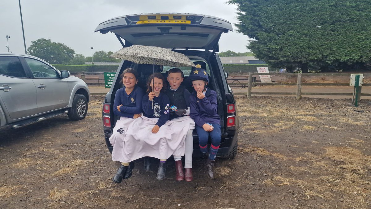 Sedbergh Prep Riding tweet media