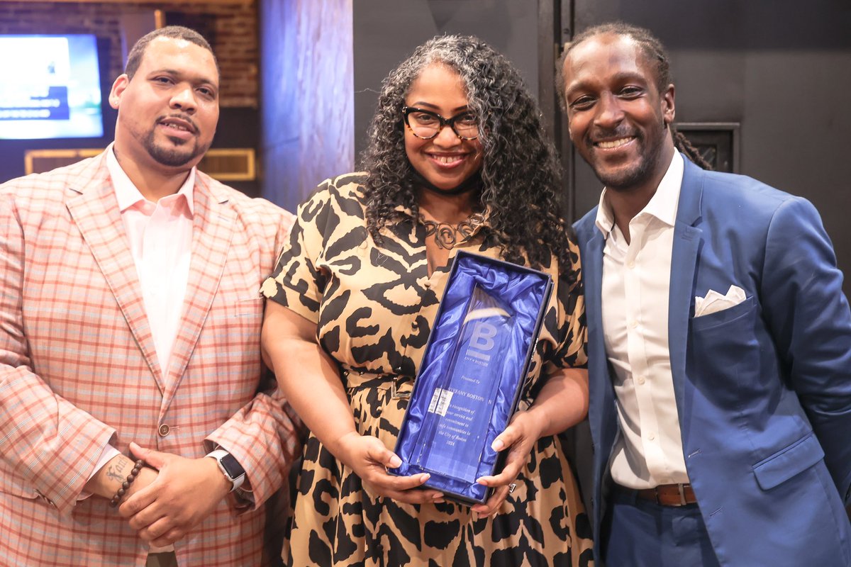 You know the food is good when <a href="/dmosgoodsr/">Donald M. Osgood SR</a> gives it that 👀 look 🤣

Thank you to the good people at Estella for hosting our first annual CVI Ecosystem Dinner!

Congrats all of the awardees. All of you are more than appreciated!