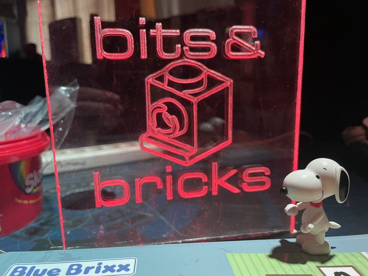 BITS &amp; BRICKS <a href="/cbase/">c-base e.V.</a> 

Freitag 16.08. ab 19:00
Rungestr. 20, 10179 Berlin

Offener Stammtisch zum Thema #Klemmbausteine. 
Digitales Design am Rechner mittels #BrickLink Studio oder reale Implementierung mit #Noppensteinen.