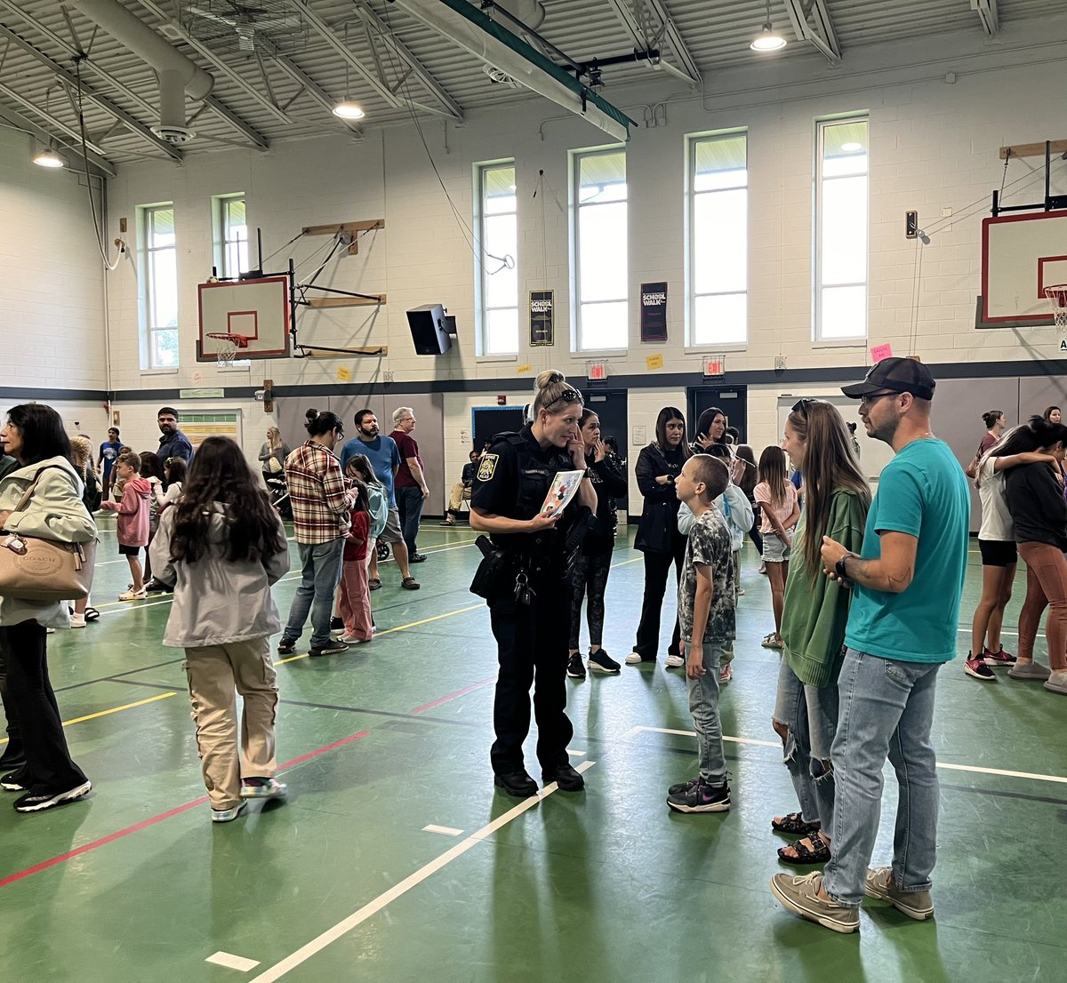 Mrs_Mallari's tweet photo. Rain or shine, Popsicles with the Principal is still on! Stop by the west side gym for a treat, say hello to new friends and old, and kick off another great year in #LifeintheW ! 

@d50intermediate @WoodlandIntDual https://t.co/vOoyzspV23