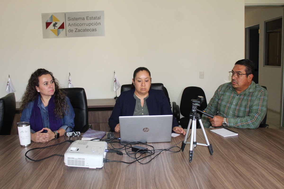 Sesea_Zacatecas's tweet photo. 🗣️💼 El Secretario Técnico los titulares de las Unidades de Políticas Públicas y Vinculación, Asuntos Jurídicos y Servicios Tecnológicos de la Secretaría, se reunieron con la @SESNAOficial para presentar la propuesta de un tablero de seguimiento para el #PiPEA📊 https://t.co/9BqNNyWKt6