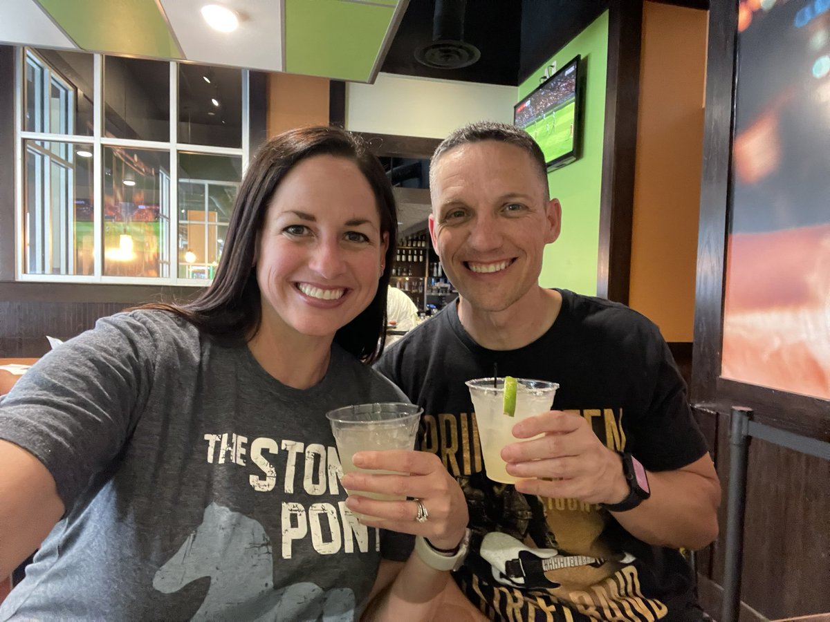 TheArtieMoore's tweet photo. Pregame with @kwmoore1981 for @springsteen show night 1 at @PPGPaintsArena . #ItsAHelluvaLife https://t.co/emqQl8k23J