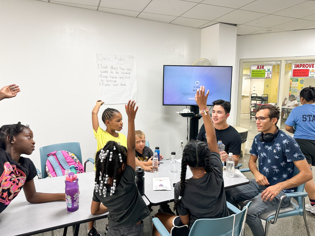 Interns from Five Rings visited our Elliott Center last month to show summer camp participants just how fun science can get! Together, they made lava lamps out of bottles, oil, salt, and dye and experimented with turmeric solutions to write messages with invisible ink.