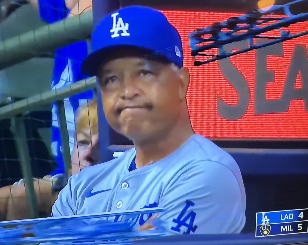 AlexmelchorLa's tweet photo. You did it again  Dave Roberts!!! #Dodgers  resign bro.. https://t.co/cSMj4P6vJy
