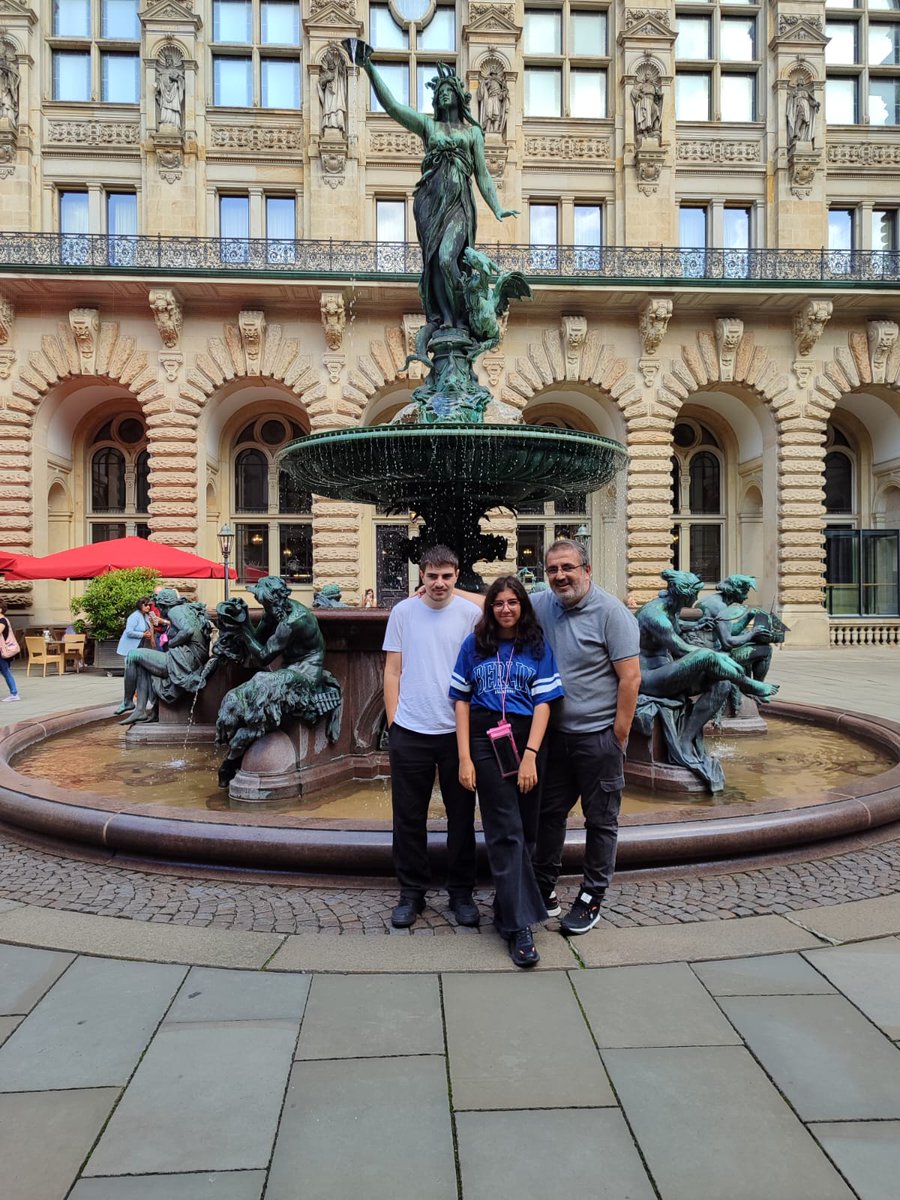 Almanya turu yine hızlı ve yorucu heryeri görmeye çalışıyoruz..