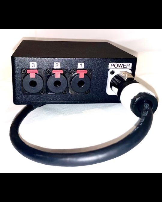 A new record (their 26th!!!) means even more touring for <a href="/kinggizzard/">King Gizzard</a> ! In addition to the 2x 66ft looms, there are 2x pedaltrain patch panels,  a custom patch box, couple of 50/50 cables, and a hand full of our outstanding combo amp speaker cable
#kinggizzardandthelizardwizard