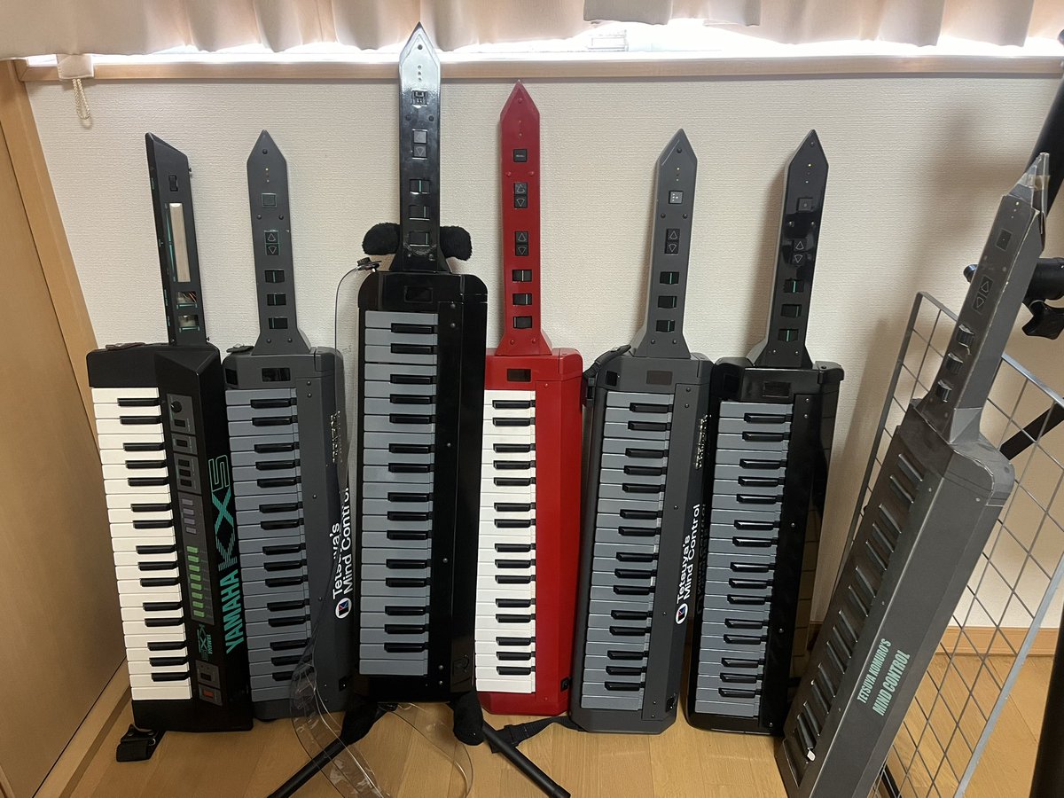 【希少】TM NETWORK小室哲哉MIND CONTROL ペーパークラフト ショルダーキーボード「Tetsuya's Mind Control」ペーパークラフト