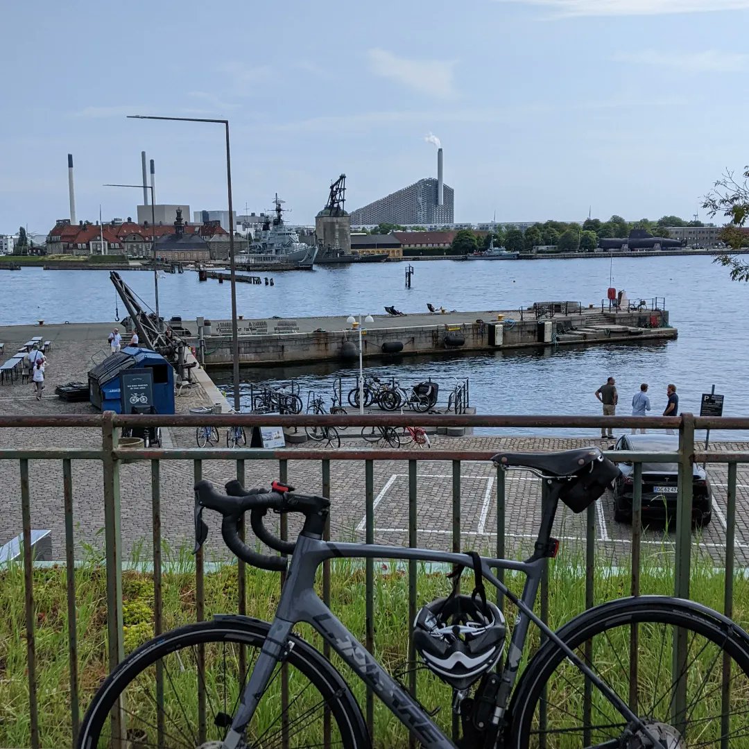 stefanhock's tweet photo. #KopenhagenYstad2024 Ein Tag im Radlerparadies Kopenhagen, Copenhill für mich wegen dem Blick nach Schweden. Die "Cykelslangen"-Brücke ist leider gesperrt. Zum Abend noch ne Runde mit der Metro M3 https://t.co/RIY4OudKN2