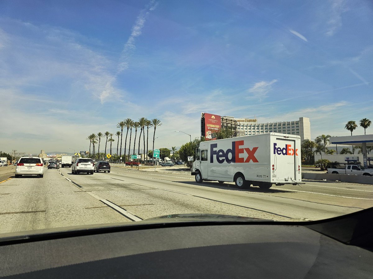 DakotaSemler's tweet image. Even 8 years after starting Xos, it is still awesome to see our vehicles out in the wild. #evs #commercialev #fleets #comvec $xos