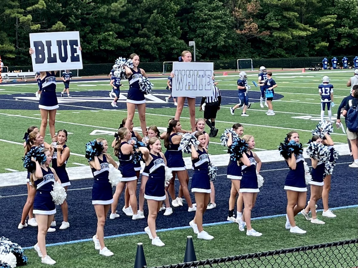klundstromatmv's tweet photo. 🏈 Football and 📣 Cheer in full swing at ⁦@TheMVSchool⁩ #imamustang #MVMiddle https://t.co/xrSYcIkKAr