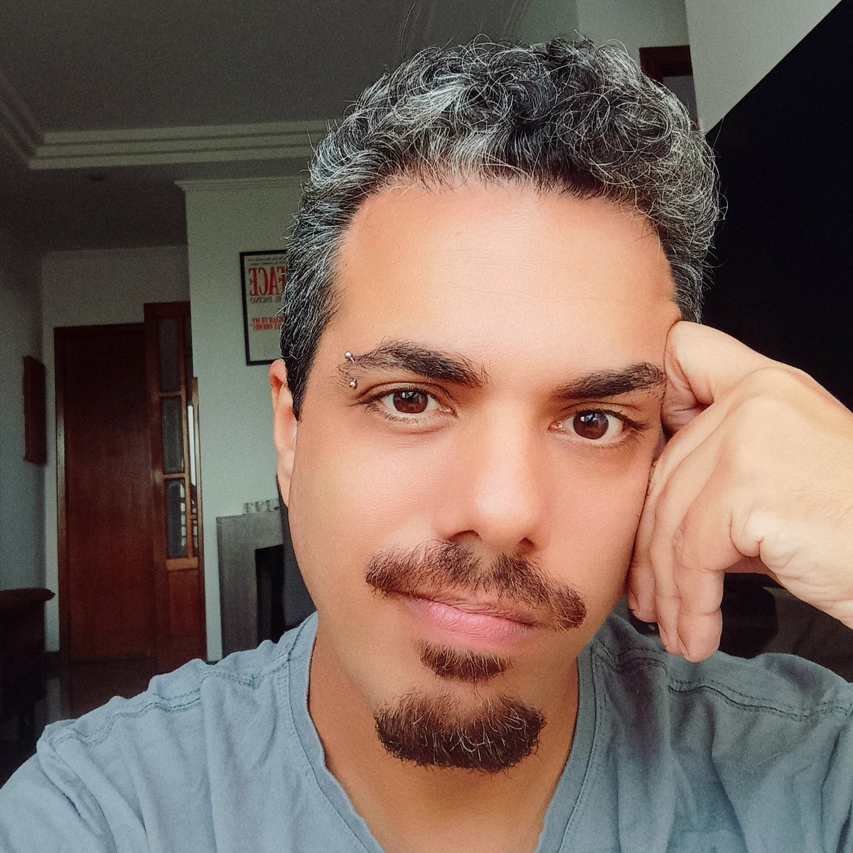 nascidos de 1980 - 1989. 
Soltem uma foto.

E vida que segue...