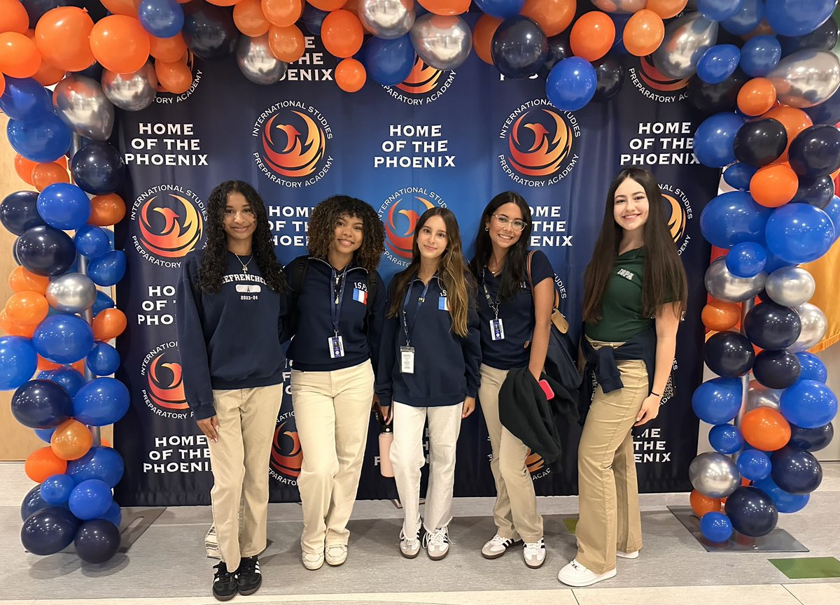 ispaatgables's tweet image. #FirstDayFeels #FirstDayVibes @MDCPSCentral @MDCPS @SuptDotres