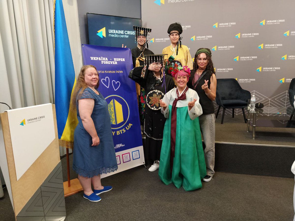 official__UA's tweet photo. 🇺🇦НОВИНИ ФАНКЛУБУ🇺🇦

ДЯКУЄМО ВСІМ ХТО ДОПОМІГ У ПРОВЕДЕННІ ТА ОРГАНІЗАЦІЇ МІЖНАРОДНОЇ ПРЕС-КОНФЕРЕНЦІЇ 
ДО ДНЯ НЕЗАЛЕЖНОСТІ КОРЕЇ💜💙💛
ВІДЕО МОЖНА ПОБАЧИТИ НА ЮТЮБ
https://t.co/slZr0J3psG
#korea #ukraine https://t.co/LECH0LU66J