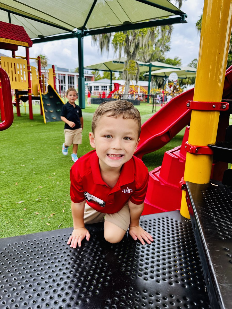 lhpsnews's tweet image. We loved seeing our students back on campus for the first day of school! Here are just some of our favorite moments from the day. Stay tuned for more photos and highlights coming soon, and happy first day of the new school year!

#lhpsbacktoschool #highlanderhighlights