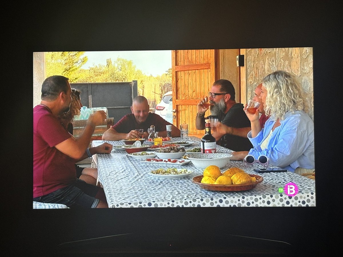 Avui no em podia perdre Uep! Com Anam  on surten un parell de <a href="/vermutolegsMca/">Vermutòlegs i Vermutòlegues de Mallorca</a> a can <a href="/cifre_toni/">Toni de Pollença-Gasteiz</a>