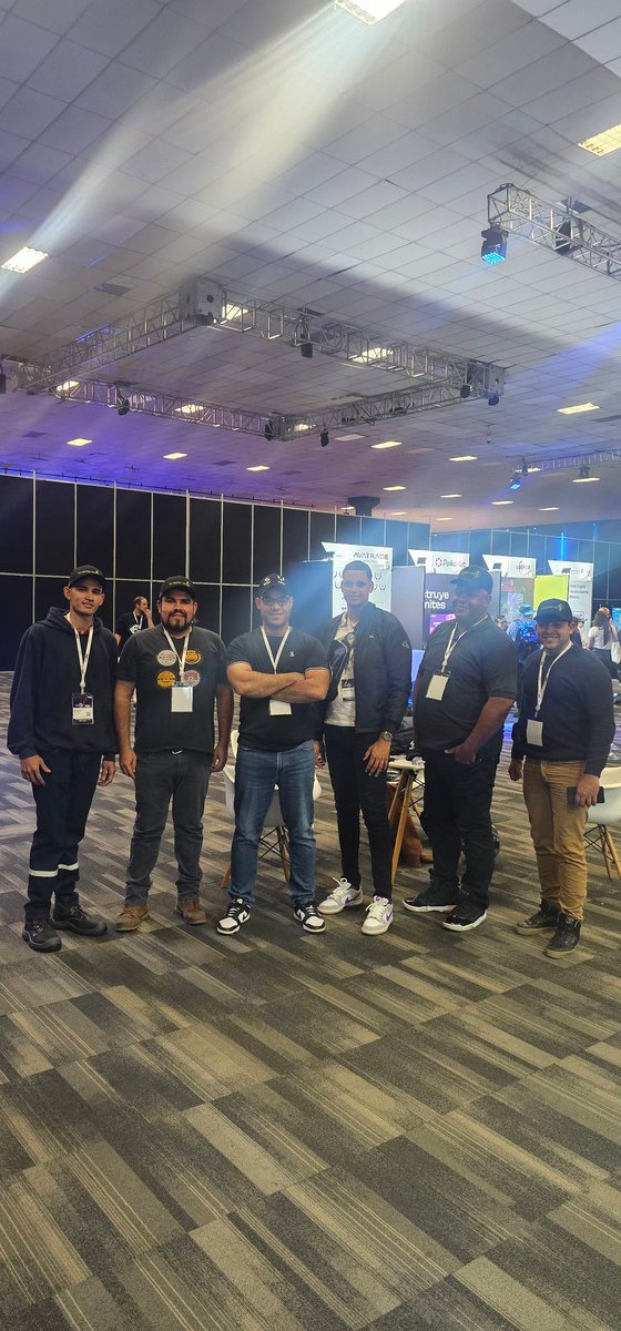 Tr4derRD's tweet photo. Una comunidad es su gente y nosotros ya somos familia! 💪🫀🦾 https://t.co/Jco6n309jq