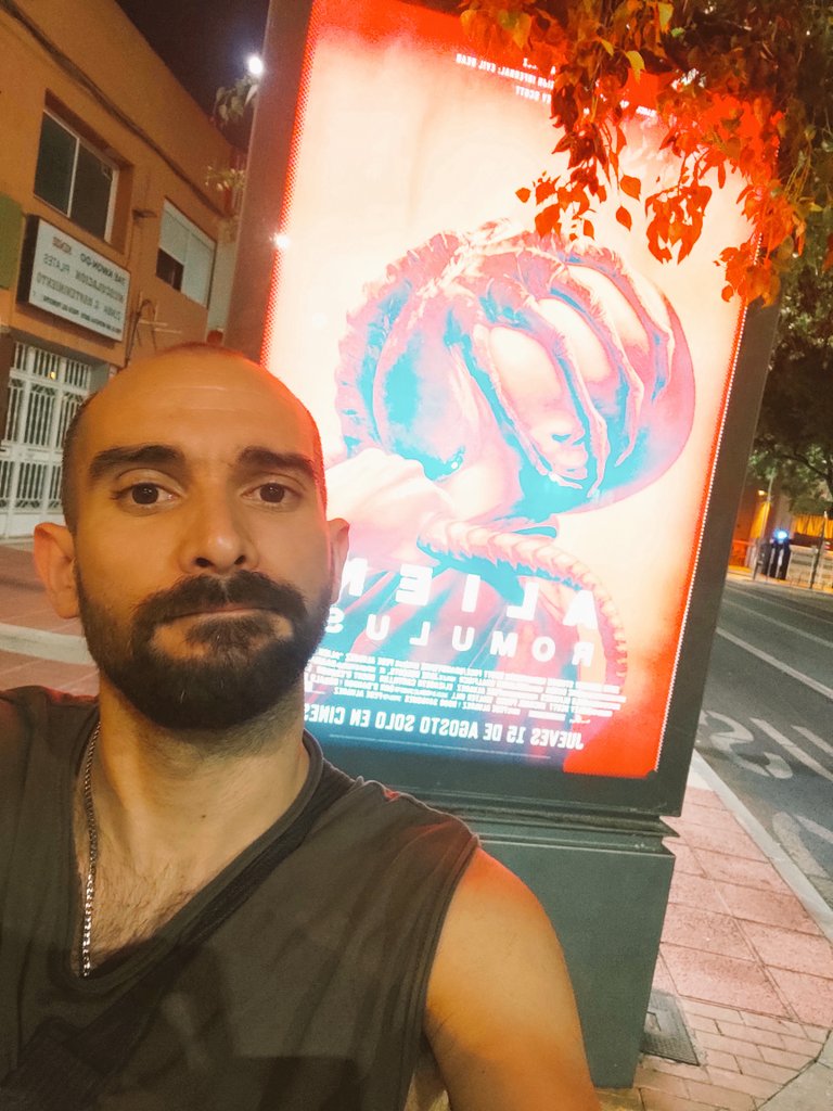 Caesarlario's tweet photo. Quiero/Necesito este póster 🖤 https://t.co/xRh7iAGedj
