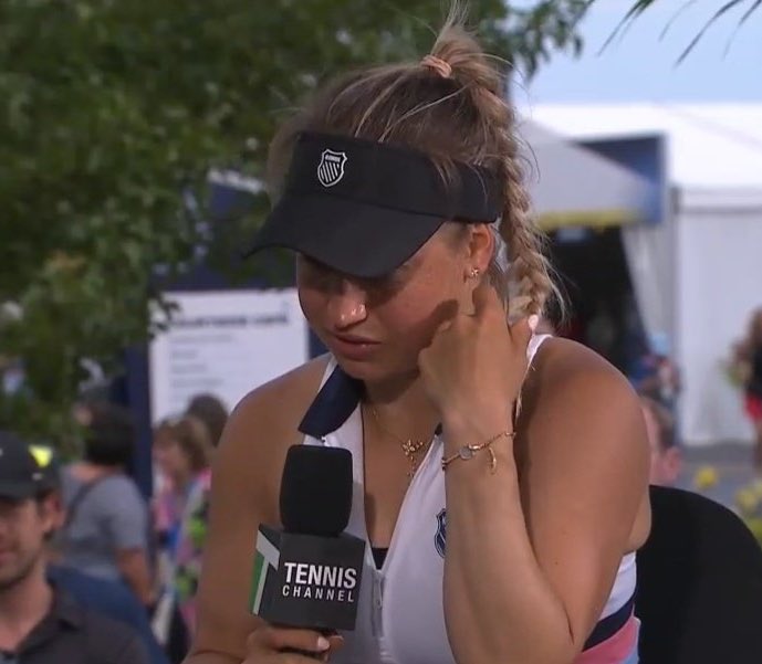 TheTennisLetter's tweet image. Yulia Putintseva after beating Coco Gauff in Cincinnati 

“You’re not afraid of the big moments. You took out Iga Swiatek at Wimbledon and now Coco Gauff here. When you step into match against a top player, that belief is never an issue for you..”

Yulia: “since I was a little…
