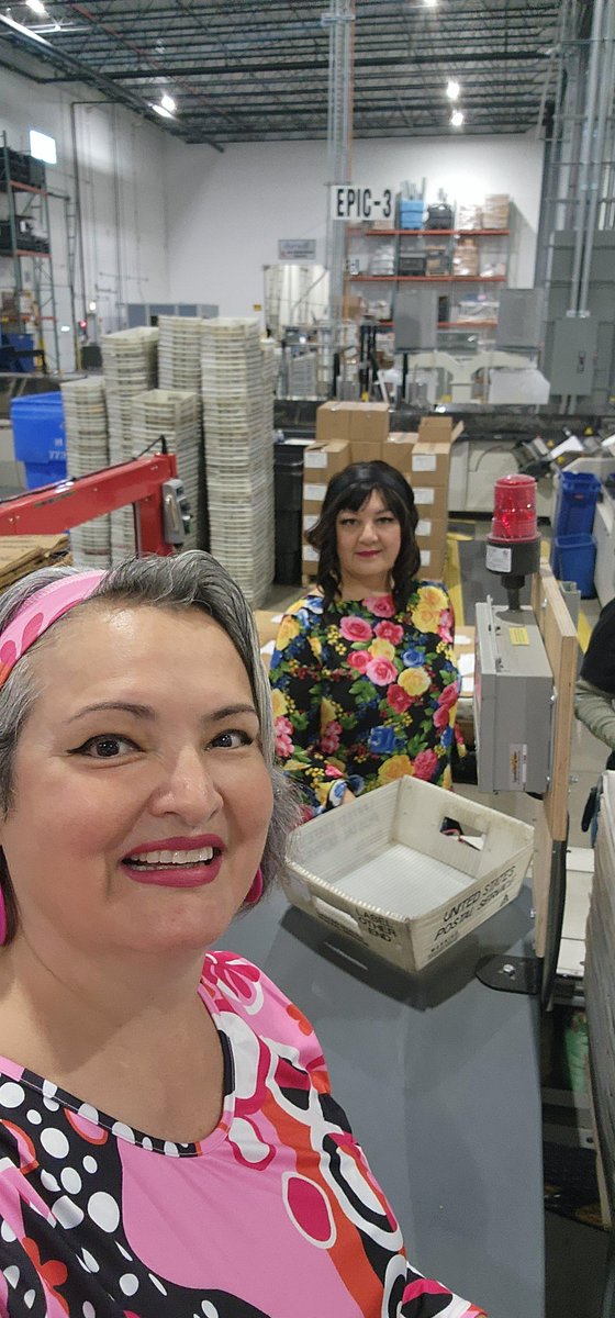 Darwill_Inc's tweet image. Throwback time! ⚡️ 🕺 Darwill celebrated Decade Day where team members dressed up in outfits from different generations! From groovy 70s vibes to the iconic 90s, our offices were filled with nostalgia and fun. ☮️ 

#DarwillSpiritDay #TeamSpirit #ThrowbackFun