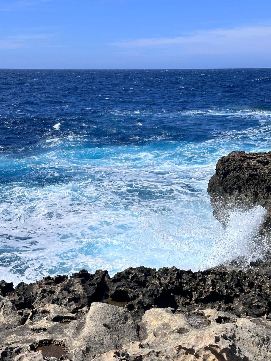 AnnaMaria19889's tweet photo. Malta's blue sea, a trip by the sea #Maltese https://t.co/UgLNi8MahX
