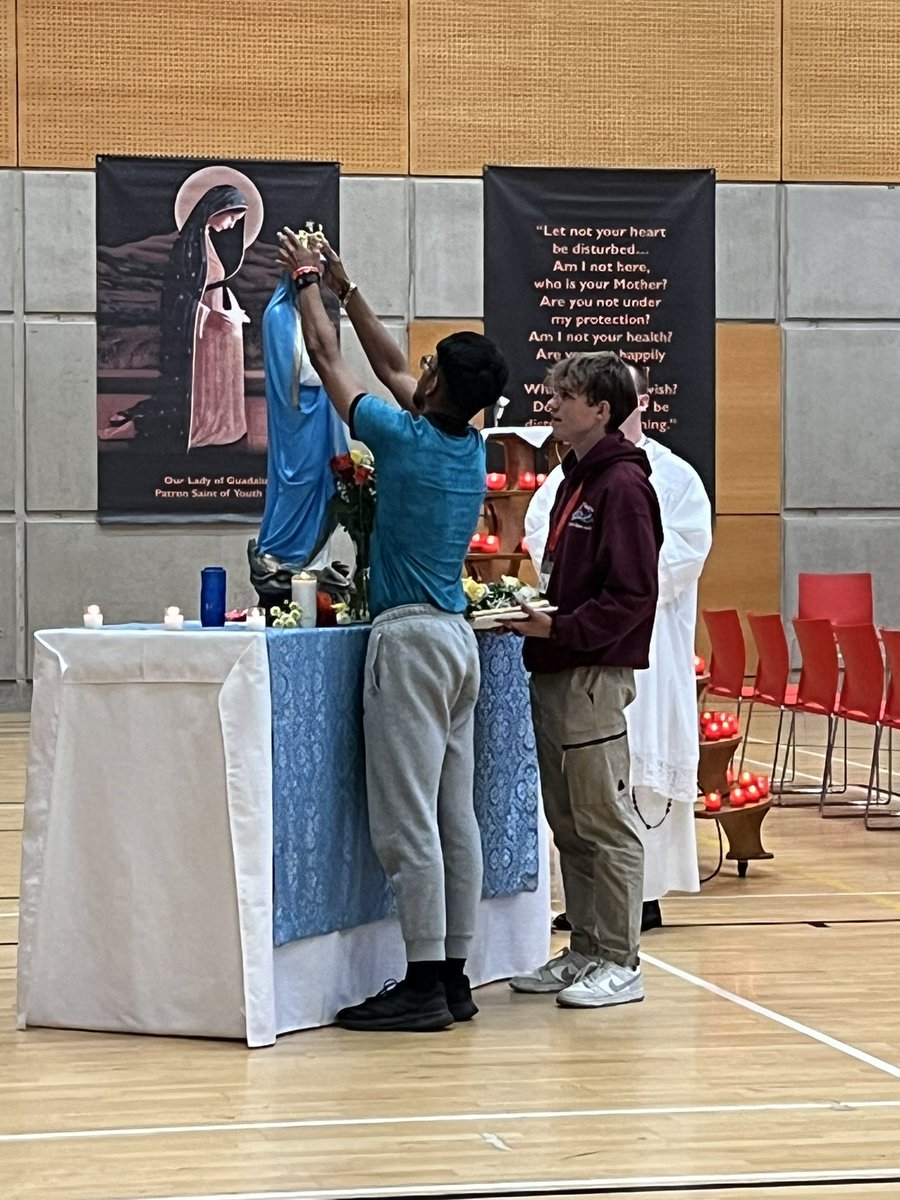BishopDNulty's tweet photo. Delighted to celebrate the Opening Mass for this years Youth 2000 Summer Festival tonight in @clongowes so glad to spend time with 500 young people wanting to know more about their faith @KANDLEi @CatholicYouthMI @CatholicNewsIRL https://t.co/Q0BrdviJMX